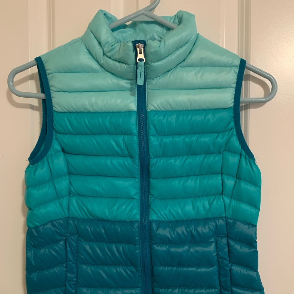 Free Country brand size 10/12 Three tone teal vest